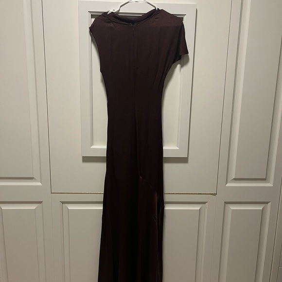 Banana Republic ASYMMETRICAL HAMMERED SATIN DRAPED MAXI DRESS - Picture 5 of 7